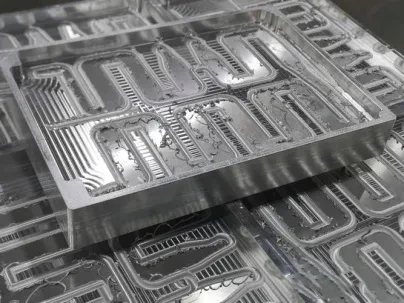 Herstellung wassergek&uuml;hlter Platten. 