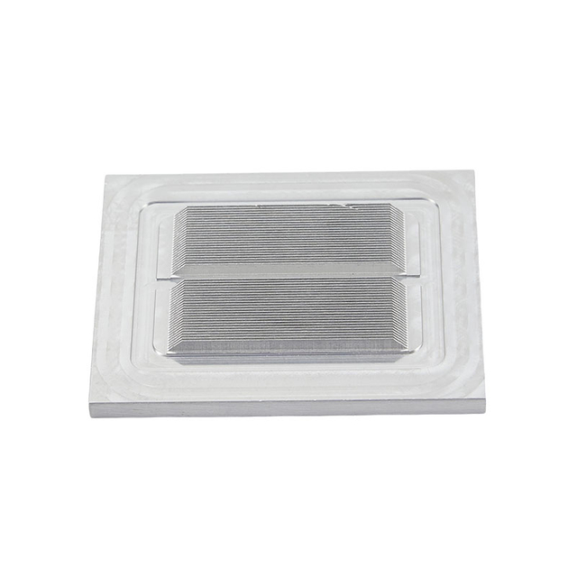 Kundenspezifischer Mikrokanal-Flüssigkeitskühlplatten-Kühlkörper aus hochdichtem Kupfer/Aluminium mit geschälten Rippen für Mikroprozessoren, Hochvakuum-Lötteil
