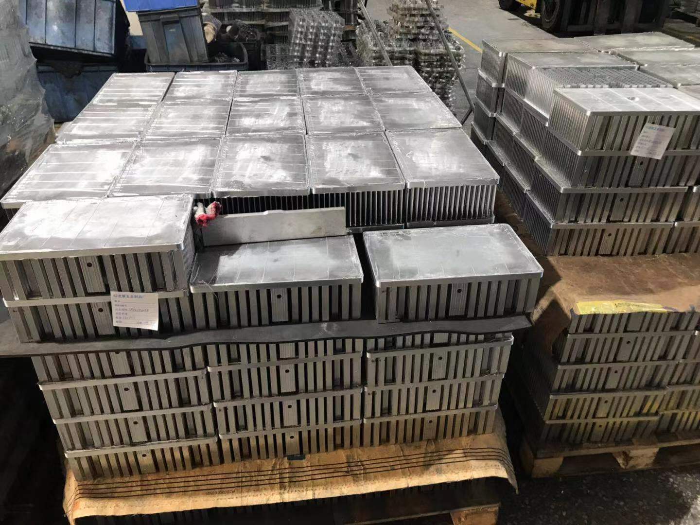 Cold Forging Heatsink for 50W LED Lighting Kaltes Schmieden Kühlkörper für 50 -W -LED -Beleuchtung