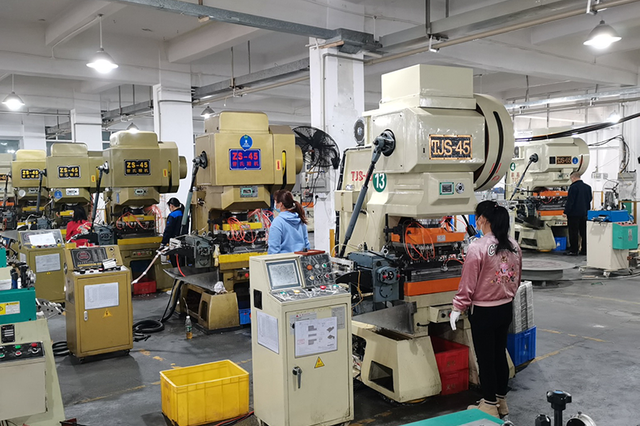 Stanzverfahren f&uuml;r Flossen