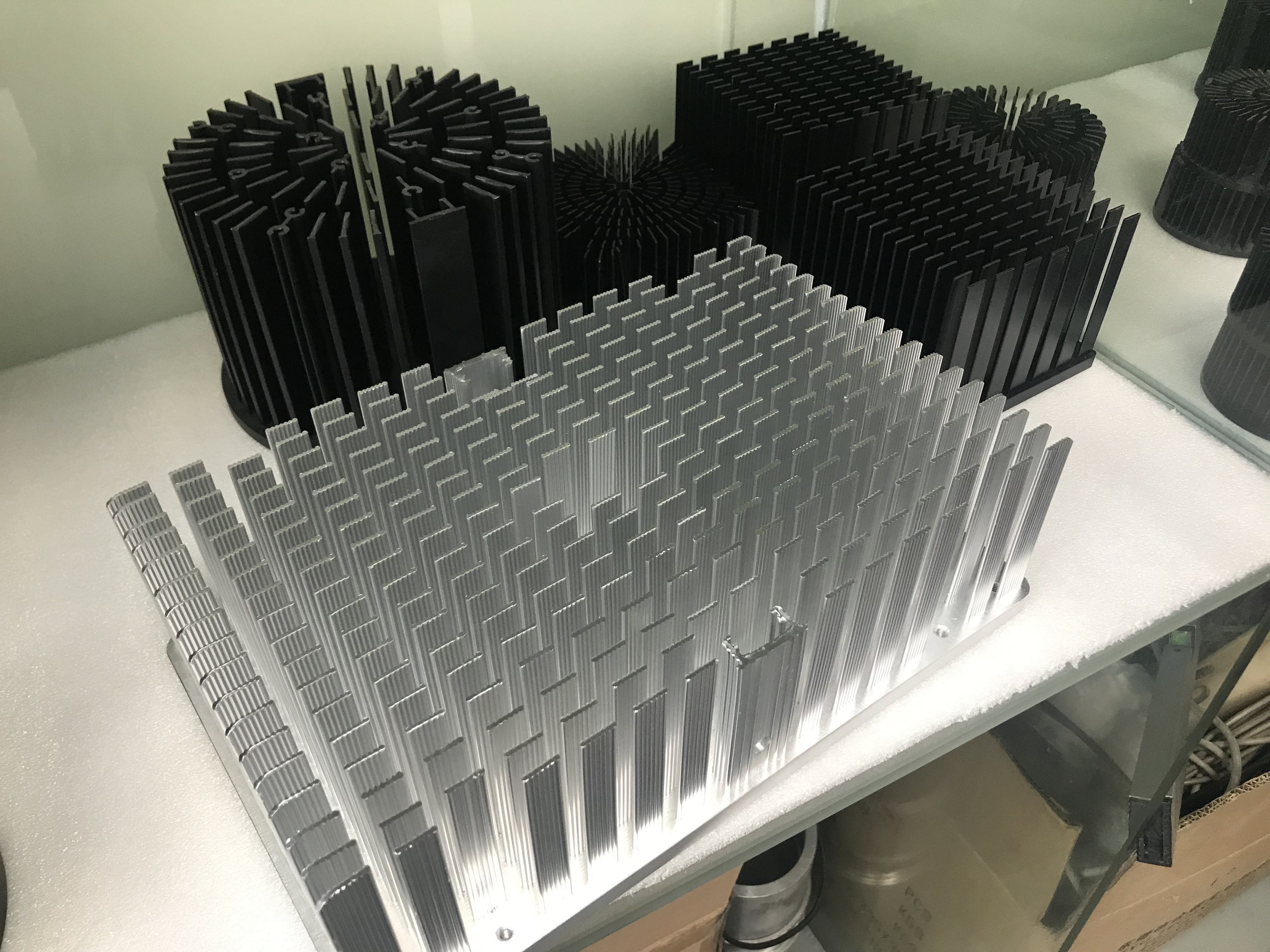 Kalte Schmutzk&uuml;hlk&ouml;rper f&uuml;r 100 -W -LED -Beleuchtung